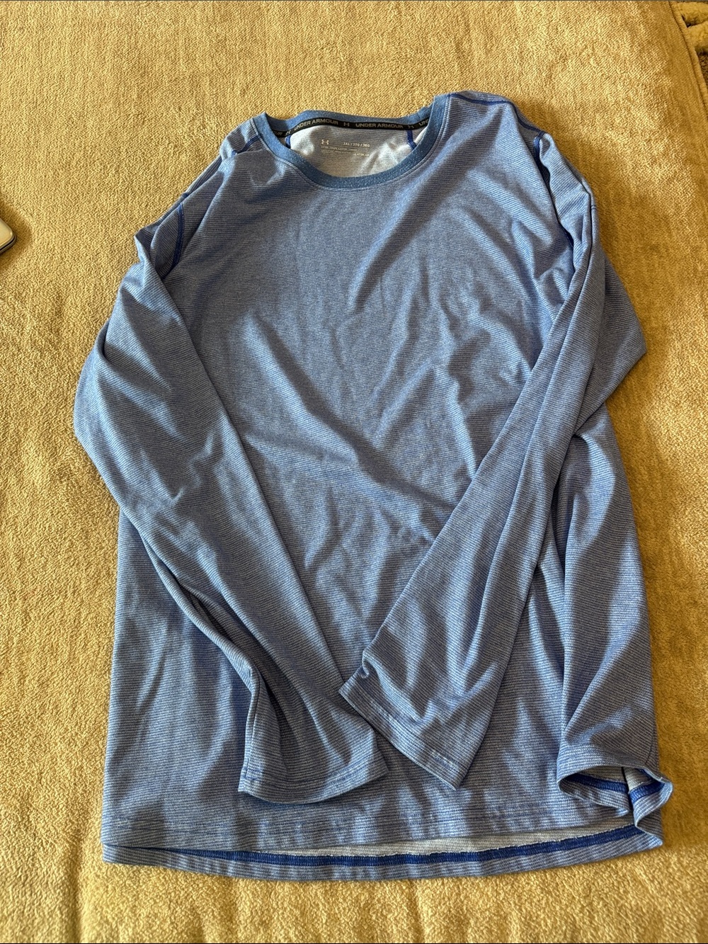 Under Armour Men’s Long Sleeve Crew in Heather Blue